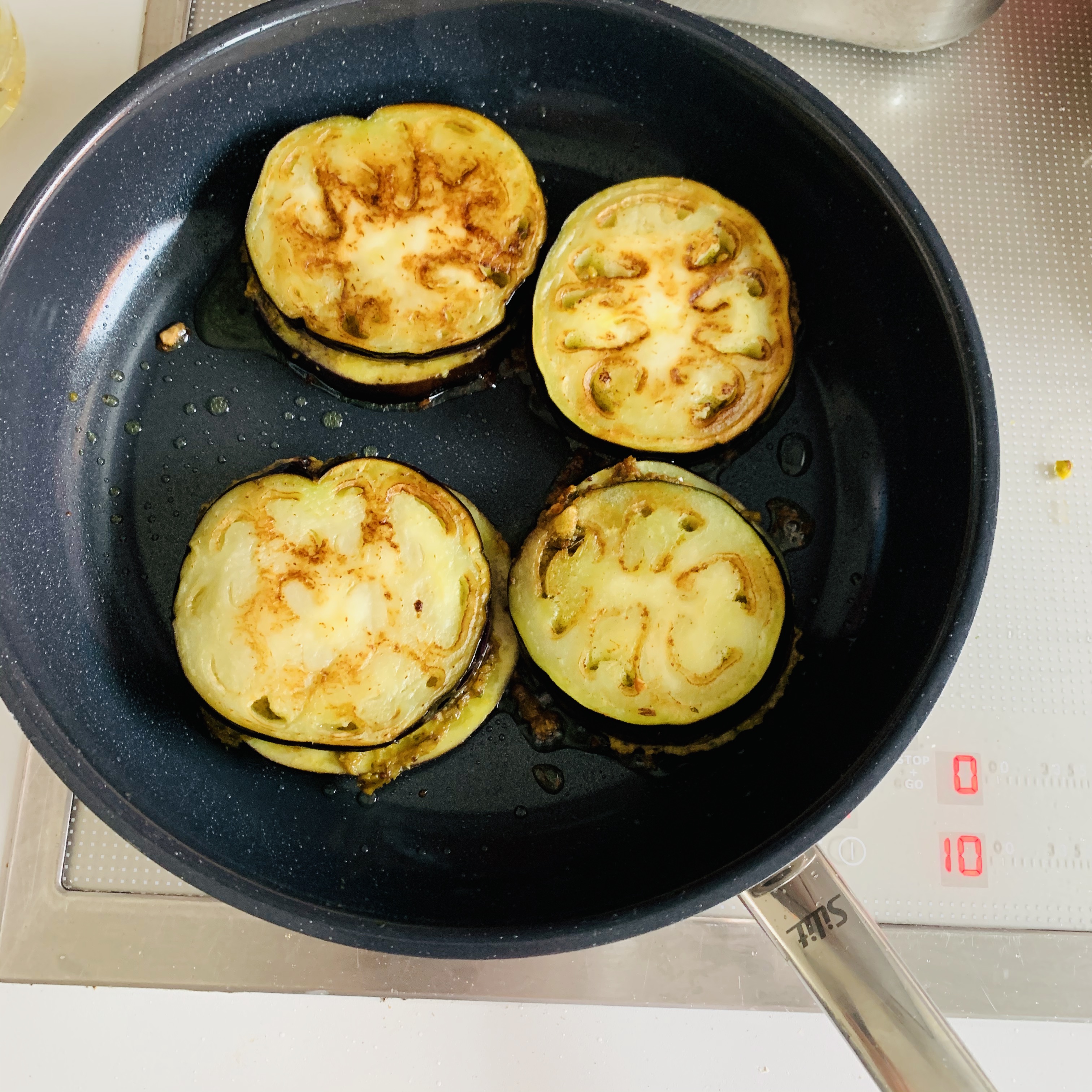 Auberginen mit Kokosmilch