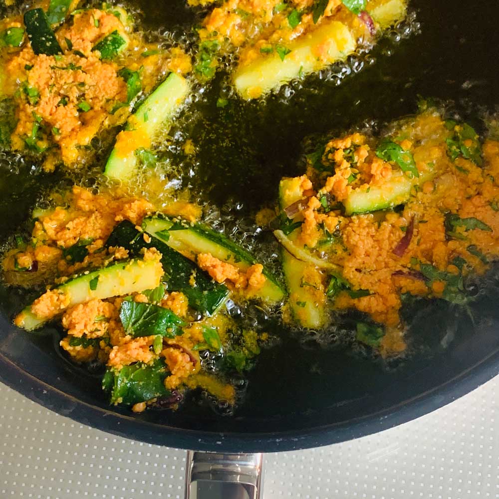 Linsenpuffer mit Zucchini
